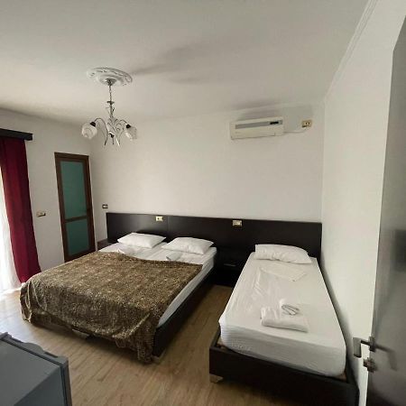 Centre Hotel เบราท ภายนอก รูปภาพ