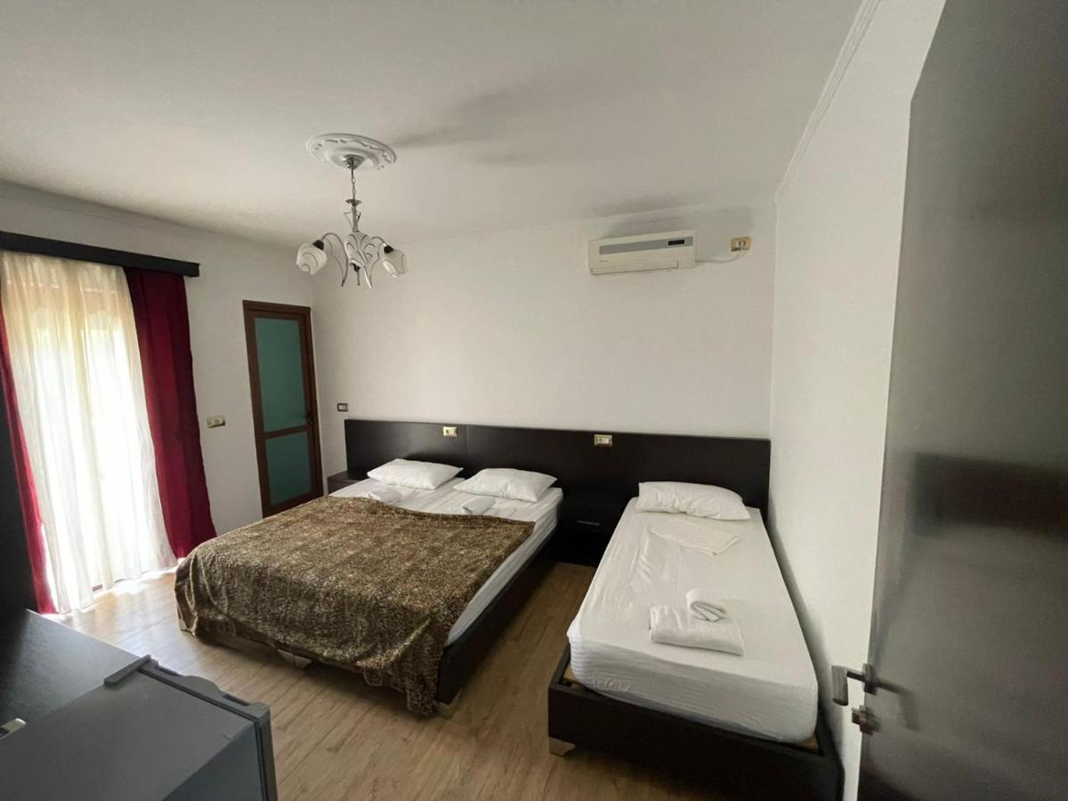 Centre Hotel เบราท ภายนอก รูปภาพ