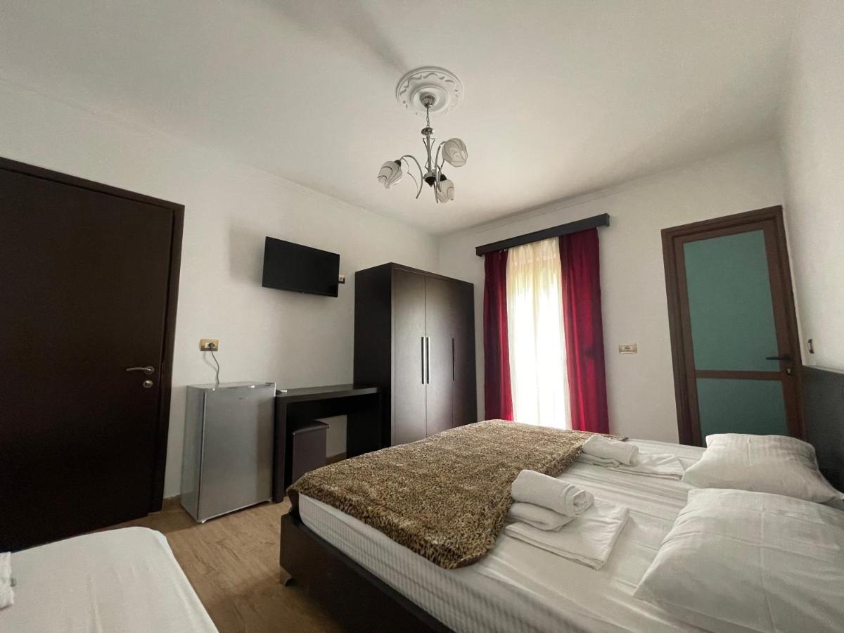 Centre Hotel เบราท ภายนอก รูปภาพ